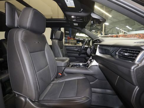 Certified 2023 GMC Yukon XL Denali w/ Advanced Technology Package AWD/4WD image 29