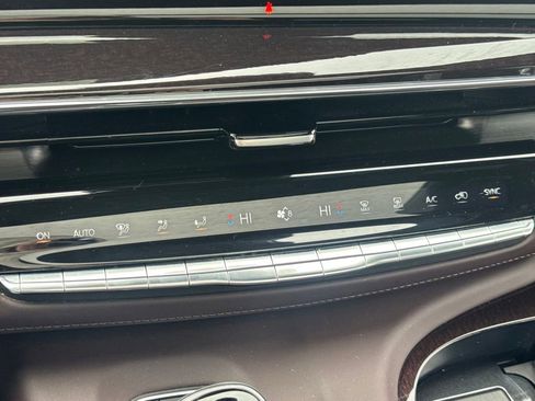 Used 2023 Cadillac Escalade Premium Luxury Platinum image 36