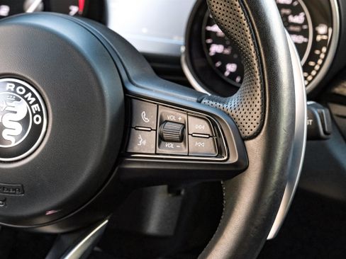 Used 2022 Alfa Romeo Stelvio Sprint image 14