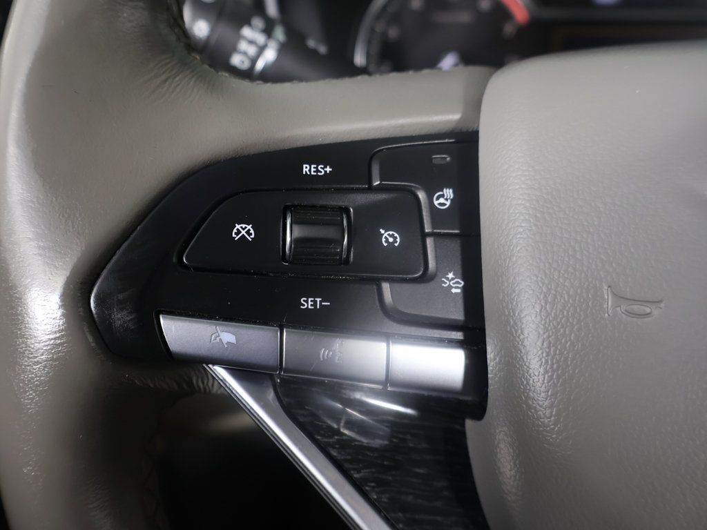 Used 2020 Cadillac XT6 Premium Luxury AWD/4WD image 39