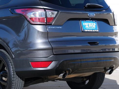 Used 2017 Ford Escape SE w/ SE Sport Appearance Package image 30