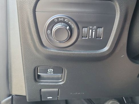 Used 2024 Jeep Grand Cherokee L Laredo image 13