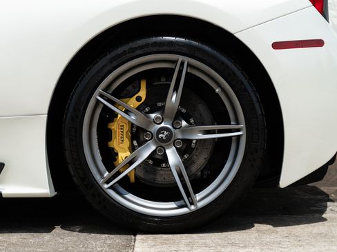 Used 2015 Ferrari 458 Speciale Coupe RWD image 70