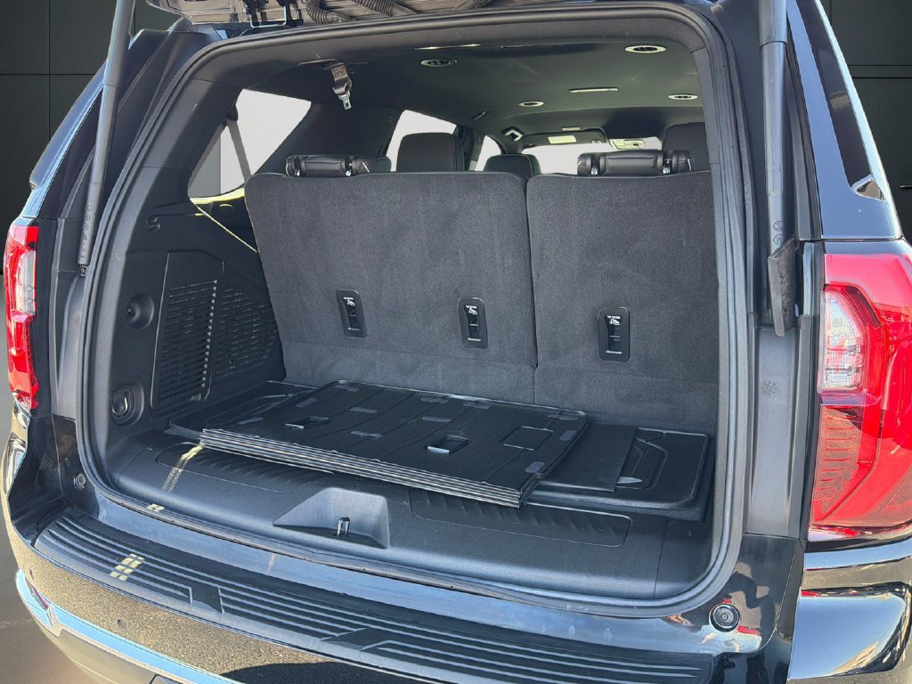 Used 2025 GMC Yukon Elevation AWD/4WD image 12