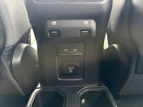 Used 2025 Jeep Wrangler Unlimited Rubicon w/ Steel Bumper Group image 35