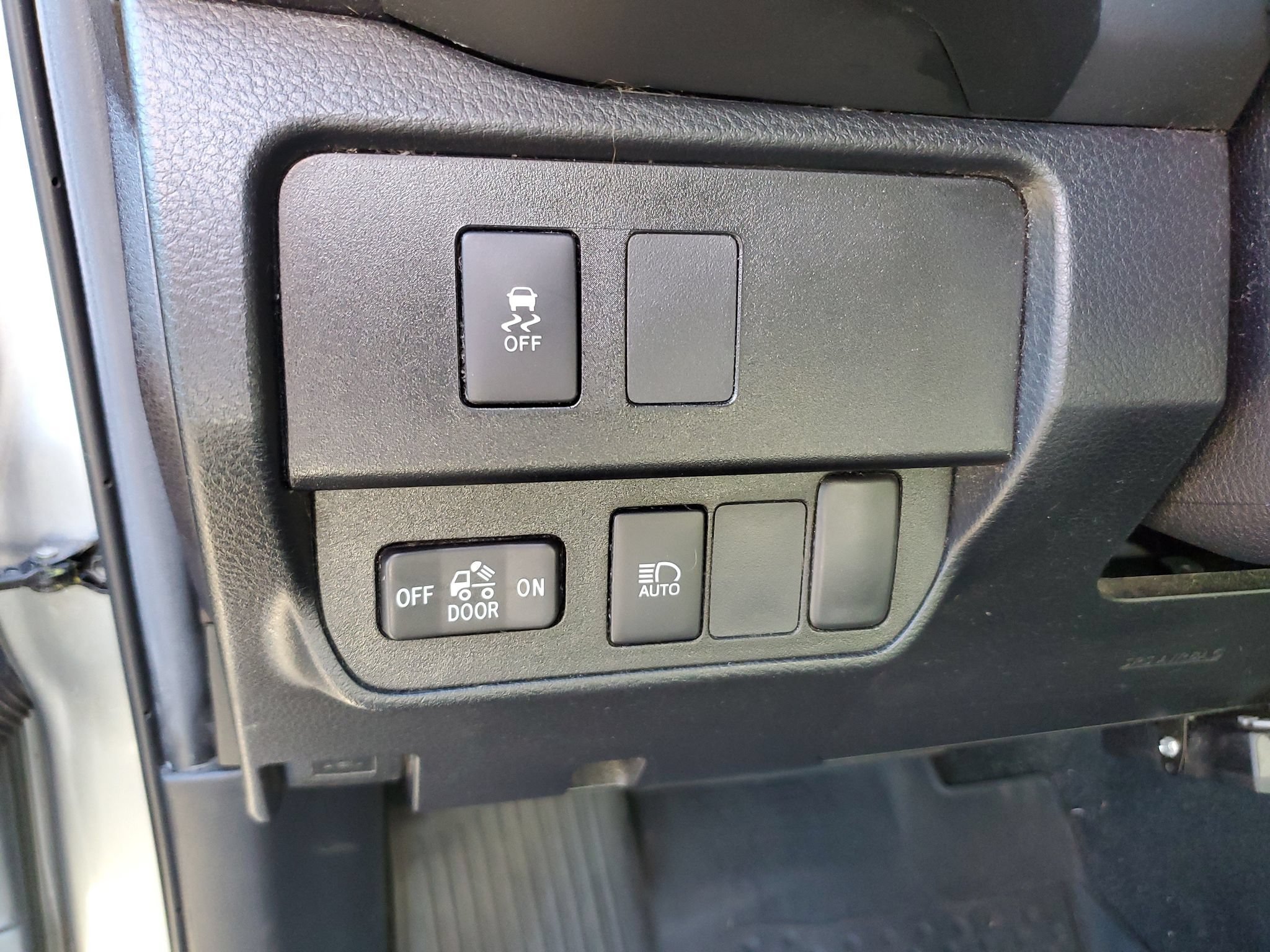 Used 2022 Toyota Tacoma SR AWD/4WD image 15