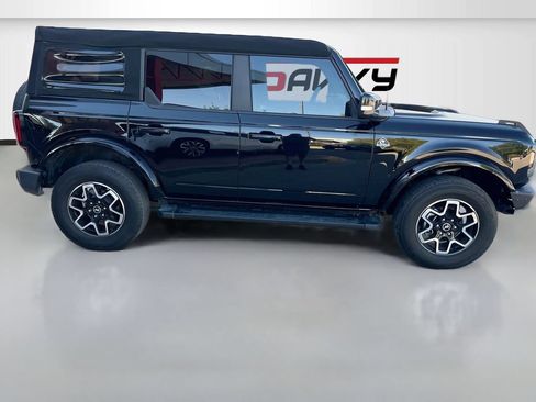 Used 2023 Ford Bronco Outer Banks AWD/4WD image 8