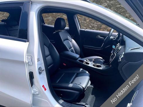Used 2020 Mercedes-Benz GLA 250 4MATIC image 7