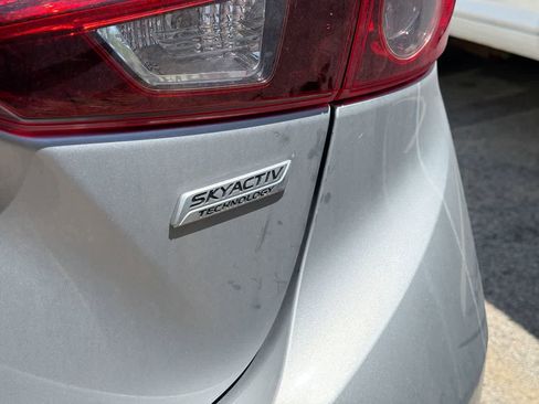 Used 2018 MAZDA MAZDA3 Sport w/ Preferred Equipment Package FWD image 5