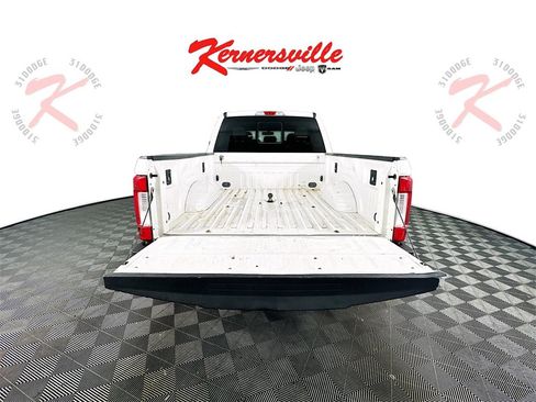 Used 2017 Ford F250 Lariat w/ FX4 Off-Road Package image 30