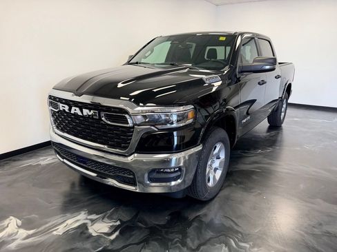 New 2026 RAM 1500 4x4 Crew Cab image 4