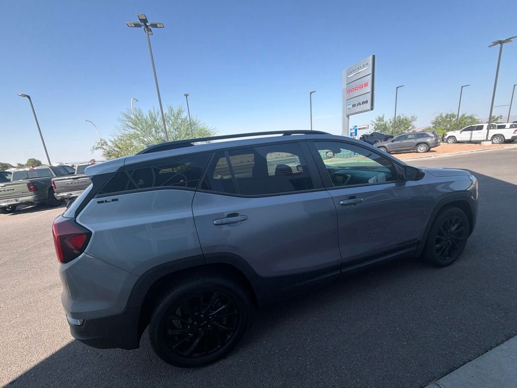 Used 2023 GMC Terrain SLE w/ Elevation Edition FWD image 9
