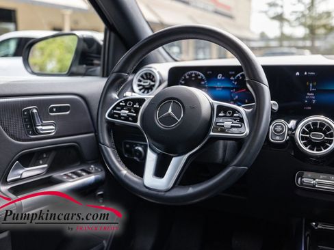 Used 2023 Mercedes-Benz GLA 250 4MATIC w/ Premium Package image 34