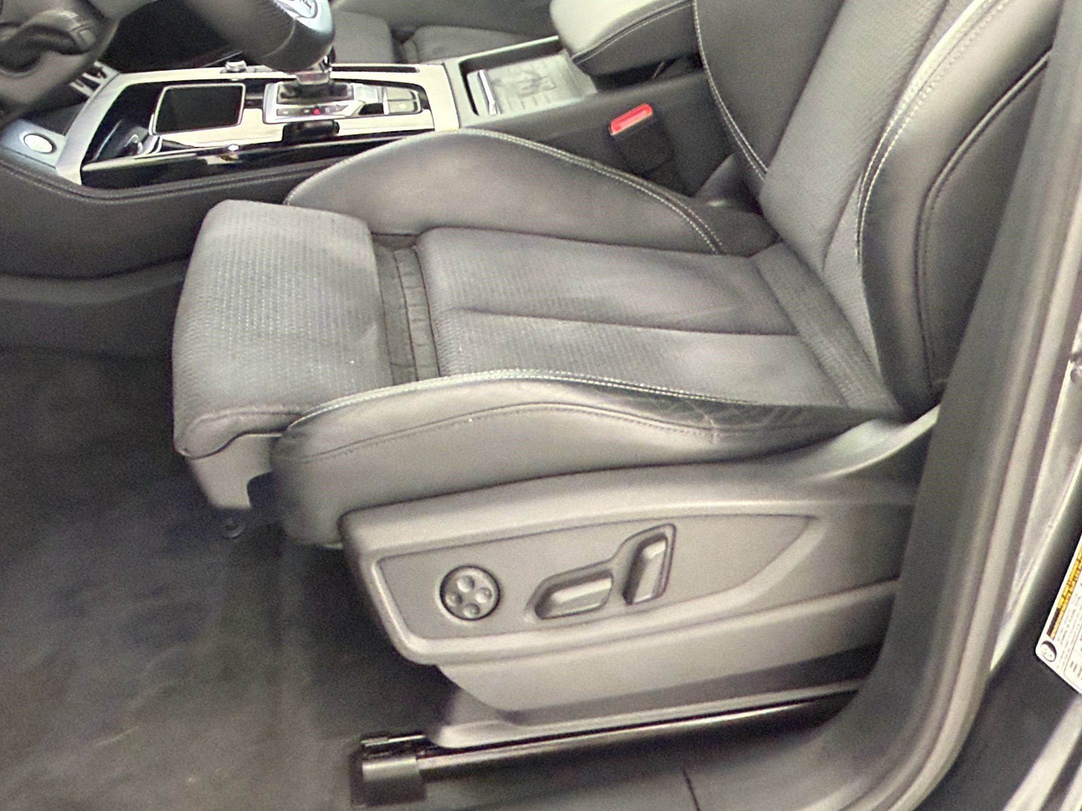 Used 2023 Audi Q5 e Prestige w/ Prestige Package AWD/4WD image 15