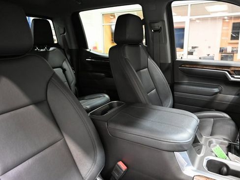 Used 2024 GMC Sierra 1500 Elevation w/ Elevation Premium Package image 9