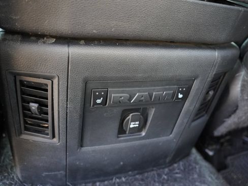 Used 2016 RAM 1500 Laramie AWD/4WD image 5