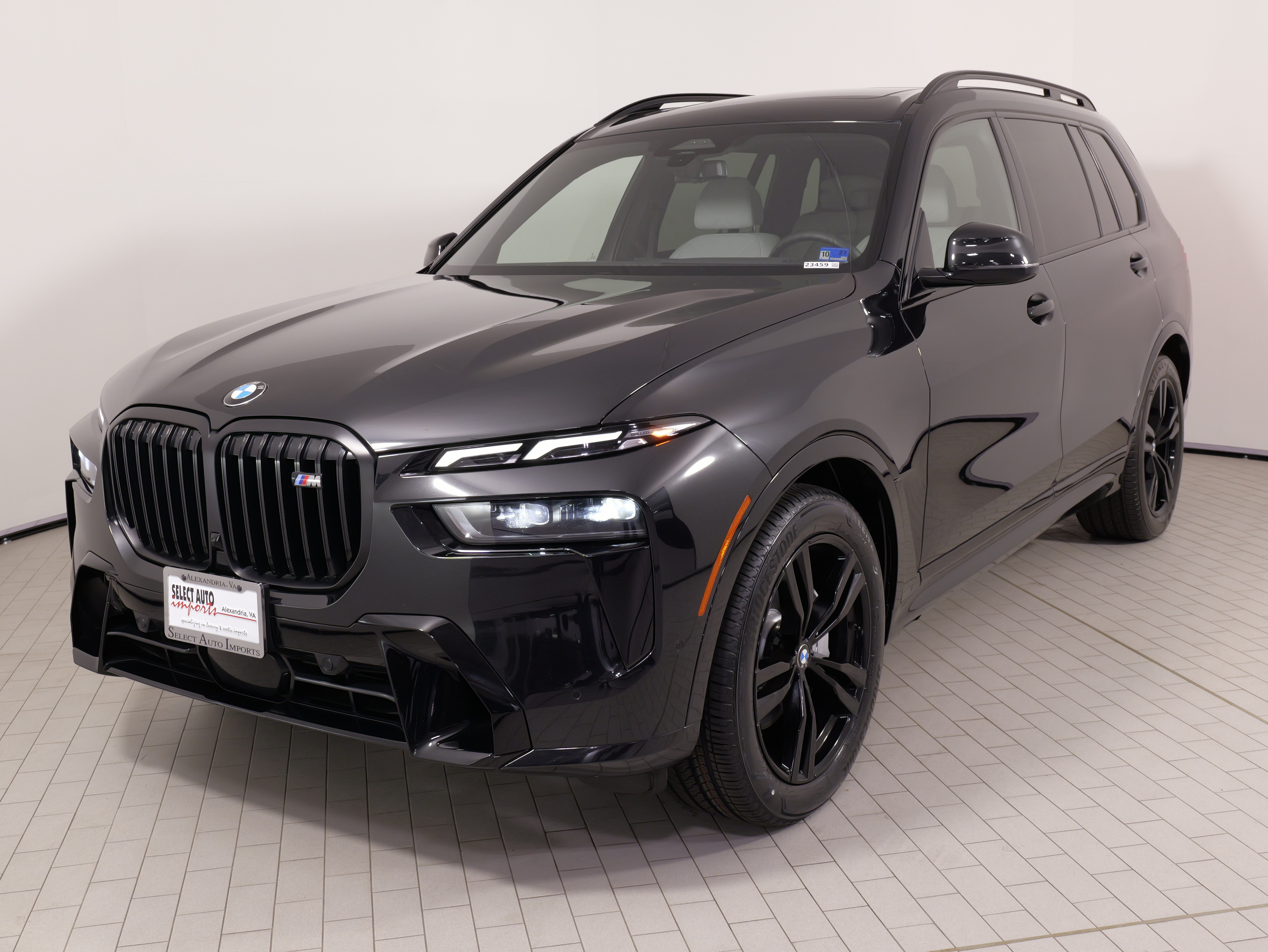 Used 2024 BMW X7 xDrive40i w/ M Sport Package AWD/4WD image 5