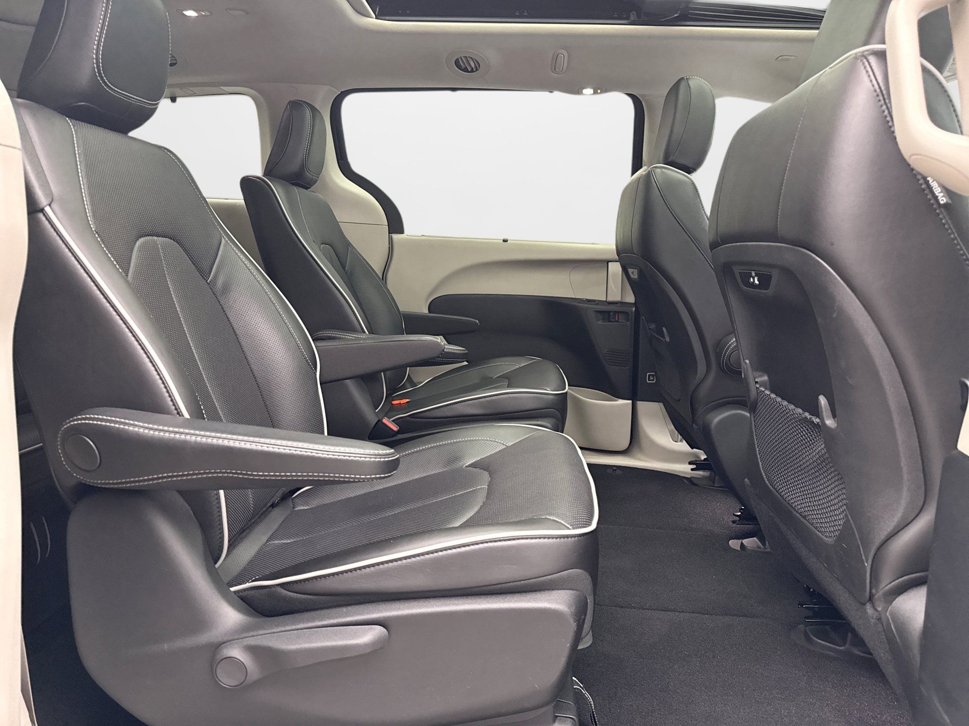 Used 2021 Chrysler Pacifica Limited w/ Premium & Safety Sphere Group FWD image 21
