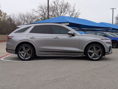 Used 2023 Genesis GV70 2.5T w/ Sport Prestige Package image 3