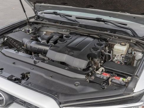 Used 2019 Toyota 4Runner SR5 Premium image 11