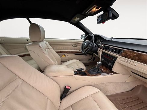 Used 2008 BMW 335i Convertible image 14