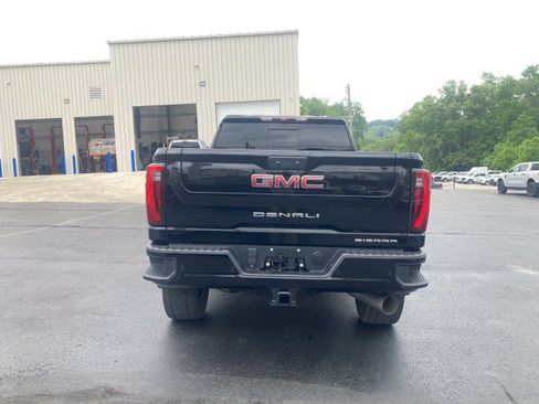 Used 2024 GMC Sierra 3500 Denali AWD/4WD image 18