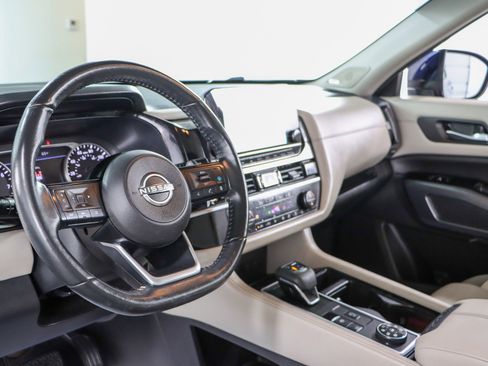 Used 2022 Nissan Pathfinder SL w/ SL Premium Package image 23