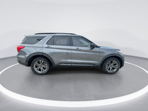Used 2021 Ford Explorer XLT w/ Equipment Group 202A AWD/4WD image 9