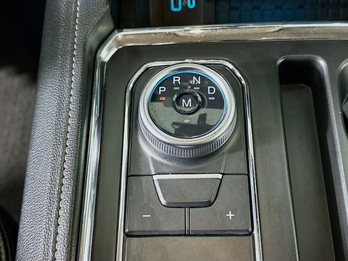 Used 2024 Ford Expedition XLT image 25