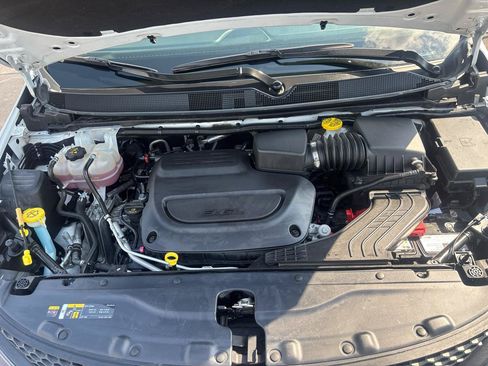 Used 2024 Chrysler Voyager LX FWD image 30