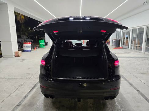 Used 2021 Porsche Cayenne S image 31
