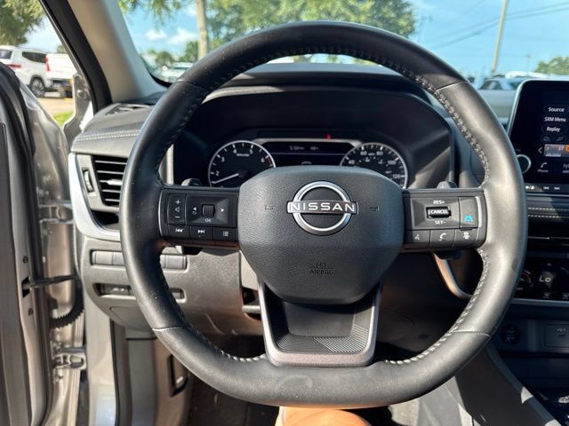 Used 2025 Nissan Rogue SV AWD/4WD image 30