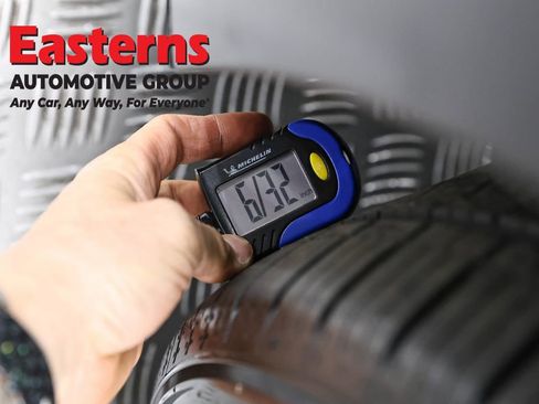 Used 2022 Tesla Model Y Long Range image 24