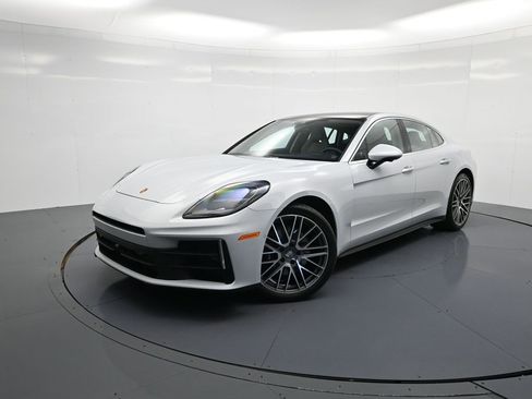 Used 2025 Porsche Panamera image 1