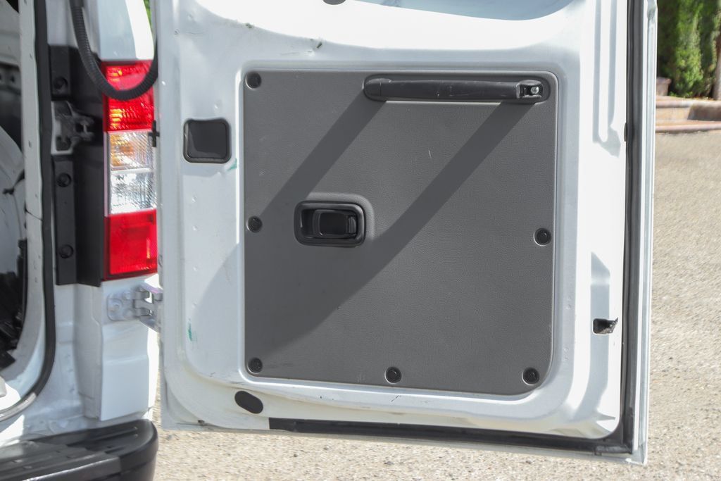 Used 2016 Nissan NV 2500 S w/ Power Package RWD image 9