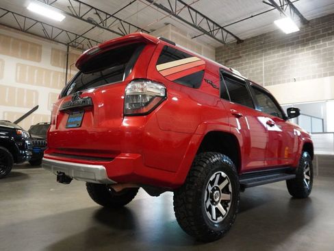 Used 2018 Toyota 4Runner TRD Off-Road AWD/4WD image 4