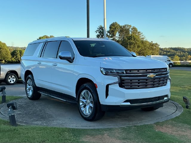 Used 2023 Chevrolet Suburban Premier RWD image 9