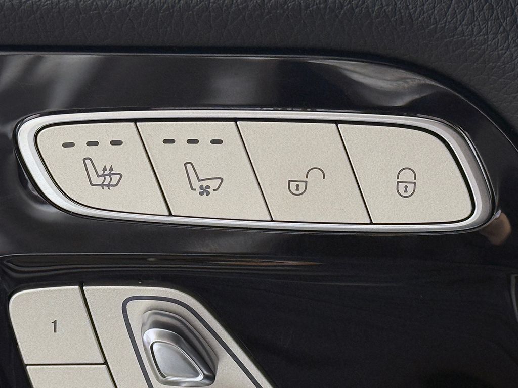 Used 2021 Mercedes-Benz G 63 AMG 4MATIC w/ Seat Comfort Package image 48