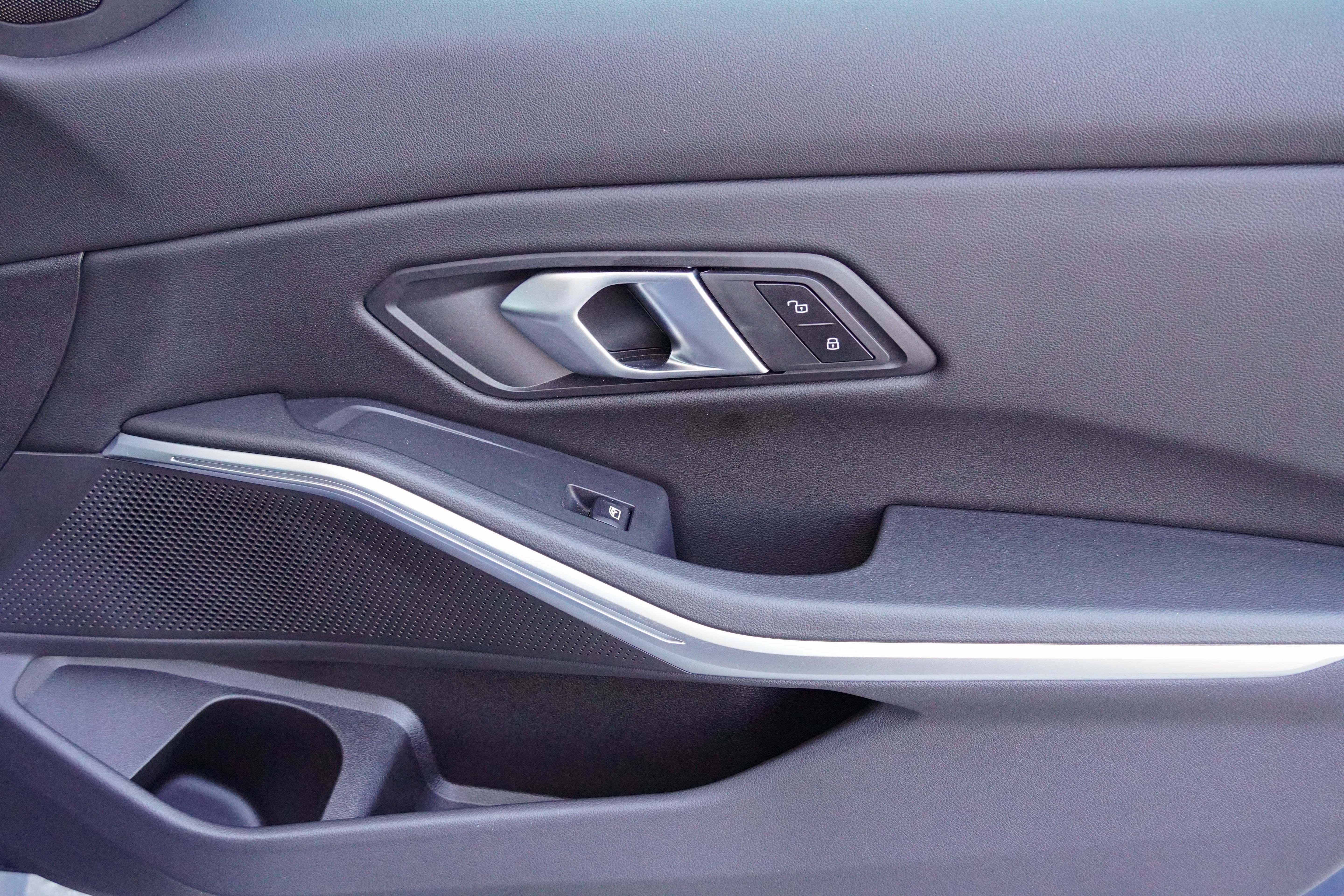 Certified 2025 BMW 330i Sedan RWD image 27