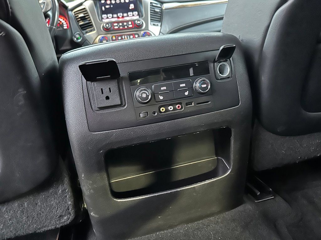Used 2016 GMC Yukon Denali w/ Open Road Package AWD/4WD image 20