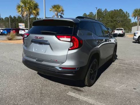 Used 2024 GMC Terrain AT4 AWD/4WD image 8