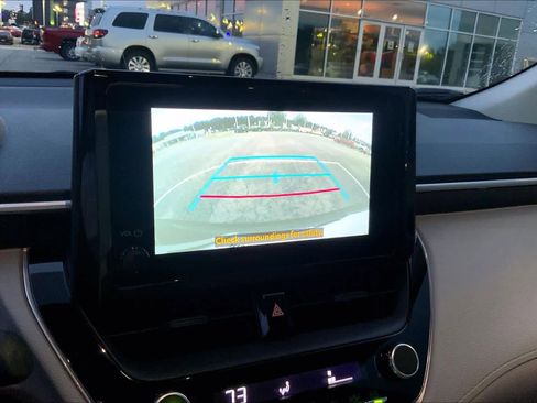 Used 2025 Toyota Corolla Cross LE FWD image 28