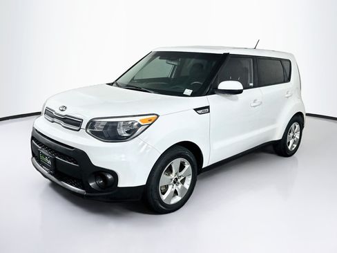 Used 2018 Kia Soul w/ Convenience Package FWD image 3