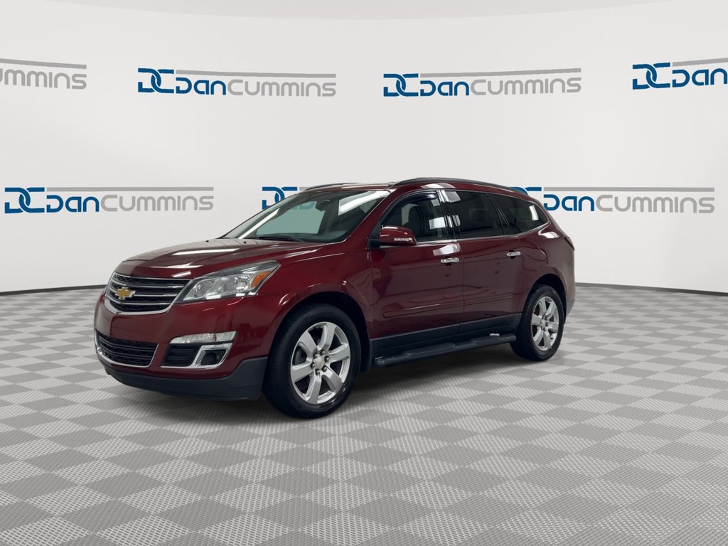 Used 2017 Chevrolet Traverse LT w/ Style and Technology Package FWD image 4