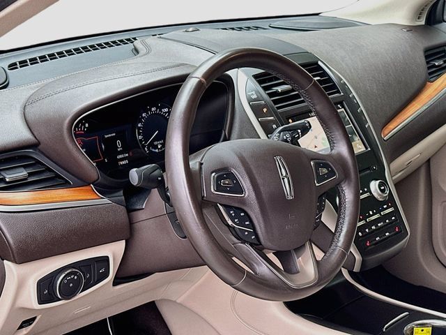 Used 2019 Lincoln MKC Select w/ Select Plus Package FWD image 11