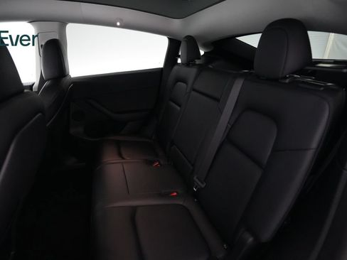 Used 2022 Tesla Model Y Long Range AWD/4WD image 22