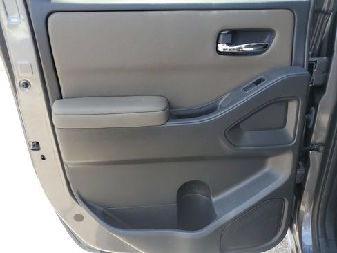 Used 2024 Nissan Frontier SV AWD/4WD image 17