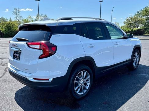 Used 2024 GMC Terrain SLT w/ LPO, Floor Liner Package AWD/4WD image 8