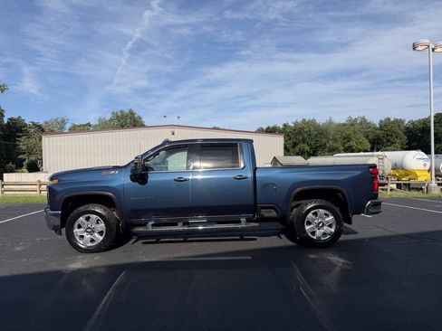 Used 2020 Chevrolet Silverado 2500 LTZ w/ LTZ Premium Package AWD/4WD image 4