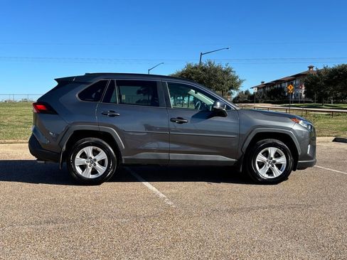 Certified 2021 Toyota RAV4 XLE image 5